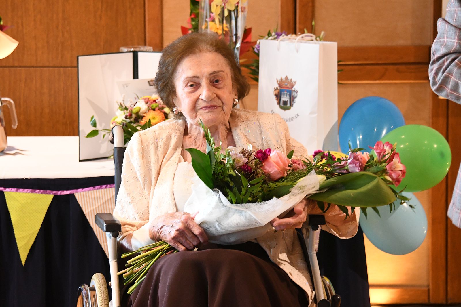 Simon Józsefné Nusi nénit köszöntötték 90. születésnapján